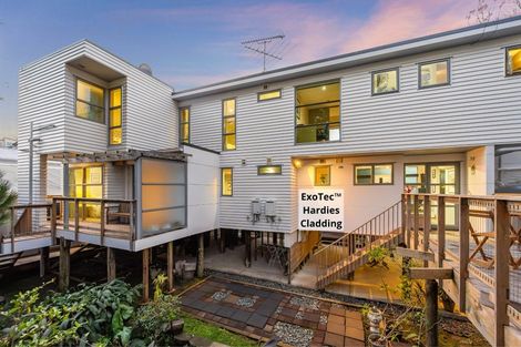 Photo of property in 21a Lyons Avenue, Murrays Bay, Auckland, 0630