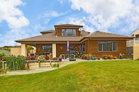 Photo of property in 28 Navigation Drive, Whitby, Porirua, 5024