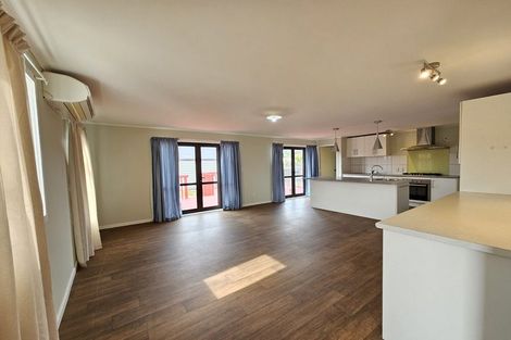 Photo of property in 3-3a Mana Avenue, Titahi Bay, Porirua, 5022