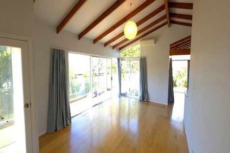 Photo of property in 5 Paulange Place, Pakuranga Heights, Auckland, 2010