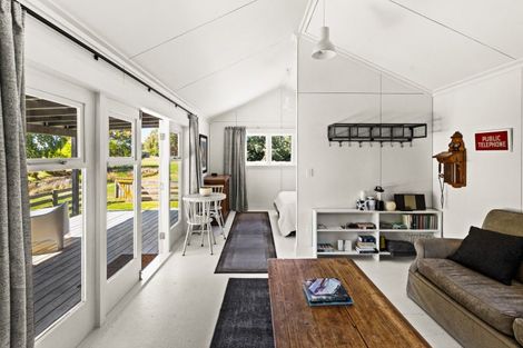 Photo of property in 10 Charlton Road, Te Awanga, 4102