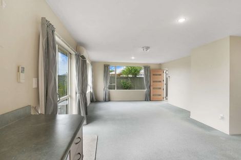 Photo of property in 8 Thistledown Place, Woolston, Christchurch, 8062