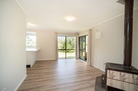 Photo of property in 765 Makerua Road, Tokomaru, Palmerston North, 4474