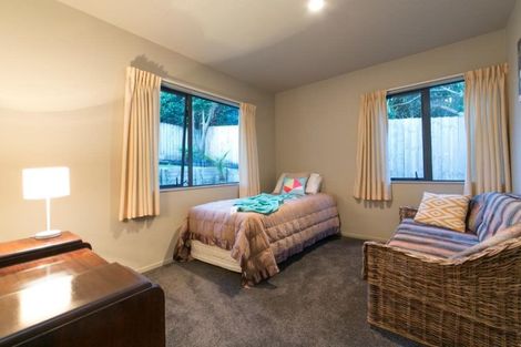 Photo of property in 45 Hogarth Rise, West Harbour, Auckland, 0618