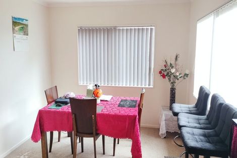 Photo of property in 18 Pyramid Place, Glen Eden, Auckland, 0602