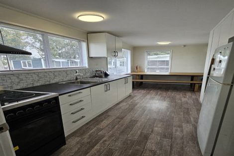 Photo of property in 30 Hyperion Drive, Randwick Park, Auckland, 2105