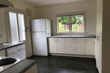 Photo of property in 13 Fairlea Road, Te Atatu South, Auckland, 0610