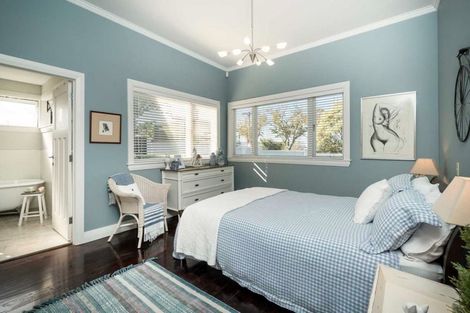 Photo of property in 41 Seaview Avenue, Northcote, Auckland, 0627