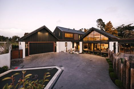 Photo of property in 71 Kanuka Drive, Hokowhitu, Palmerston North, 4410