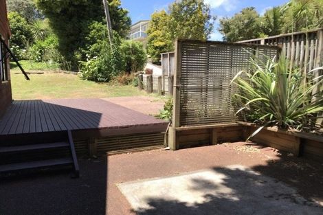 Photo of property in 130 Cliff View Drive, Green Bay, Auckland, 0604