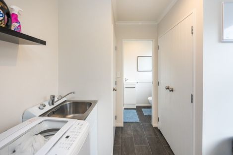 Photo of property in 58a Exeter Crescent, Takaro, Palmerston North, 4412