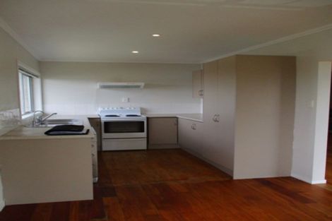 Photo of property in 3 Chrome Place, Henderson, Auckland, 0612