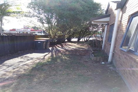 Photo of property in 2/202 Massey Road, Mangere East, Auckland, 2024