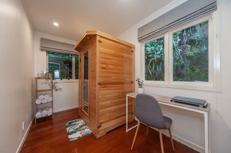 Photo of property in 49 Harbour View Road, Northland, Wellington, 6012