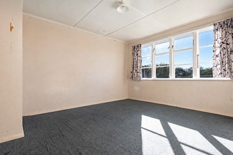Photo of property in 18 Goldsmith Crescent, Levin, 5510