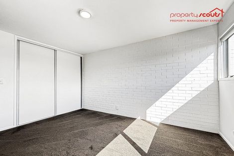 Photo of property in Seaview Apartments, 11/64 Milford Road, Milford, Auckland, 0620