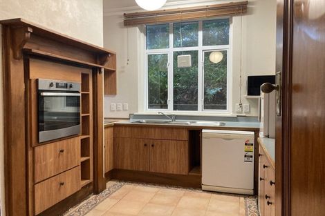 Photo of property in 83 Bolton Street, Kelburn, Wellington, 6012