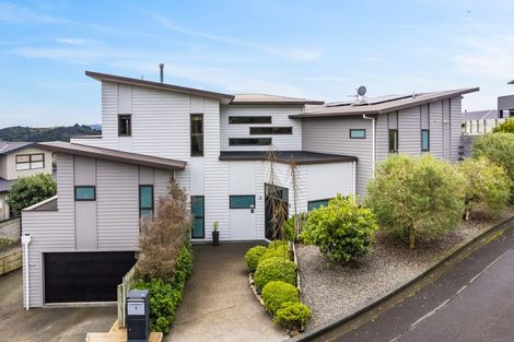 Photo of property in 4 Helm Place, Whitby, Porirua, 5024
