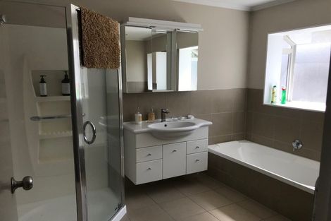 Photo of property in 12 Suncrest Drive, West Harbour, Auckland, 0618
