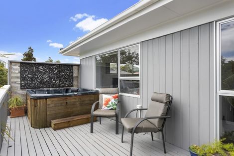 Photo of property in 6 Taioma Crescent, Te Atatu Peninsula, Auckland, 0610