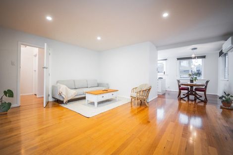Photo of property in 15 Enderby Drive, Te Atatu Peninsula, Auckland, 0610