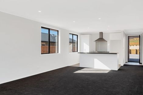 Photo of property in 33 Kiritiana Close, Pyes Pa, Tauranga, 3112