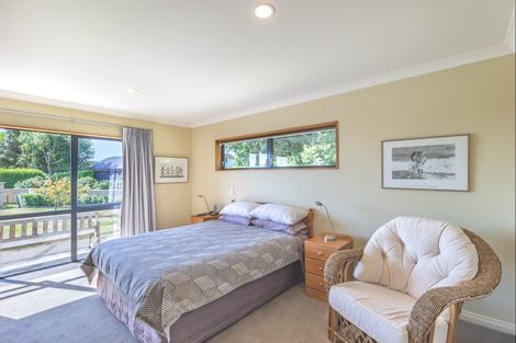 Photo of property in 40 Manakau Heights Drive, Manakau, Otaki, 5583