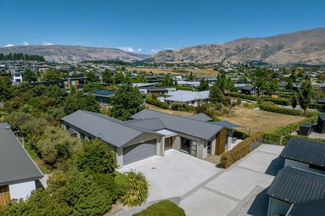 Photo of property in 15 Matipo Street, Wanaka, 9305
