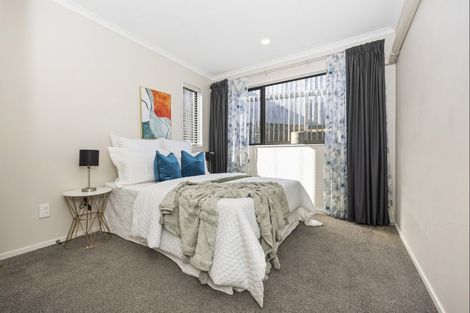 Photo of property in 27a Poruru Close, Papakura, 2110
