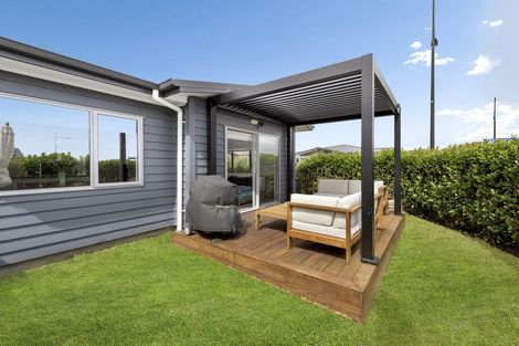 Photo of property in 30 Whareatua Avenue, Takanini, 2112