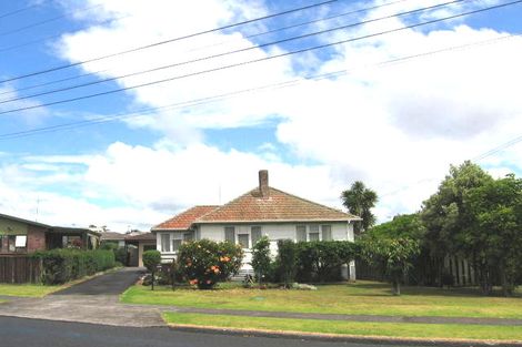 Photo of property in 1/1 Fenwick Avenue, Milford, Auckland, 0620