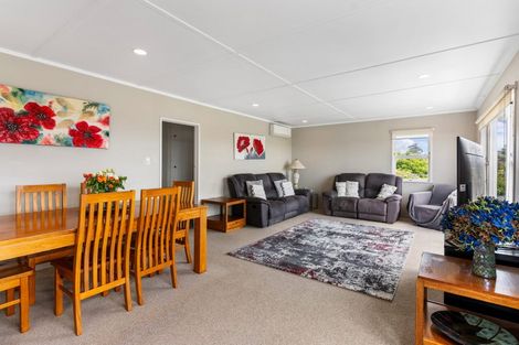 Photo of property in 17 Sealy Road, Torbay, Auckland, 0630