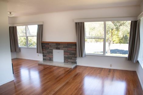Photo of property in 22 Old Lake Road, Narrow Neck, Auckland, 0624