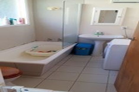 Photo of property in 38-40 Richmond Avenue, Karori, Wellington, 6012