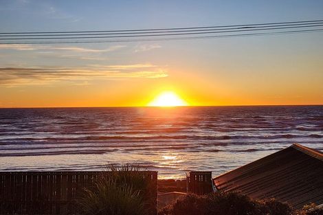 Photo of property in 34 The Parade, Paekakariki, 5034