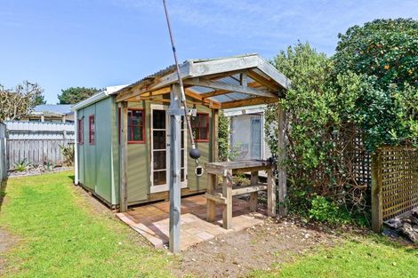 Photo of property in 19 Karaka Street, Otaki Beach, Otaki, 5512