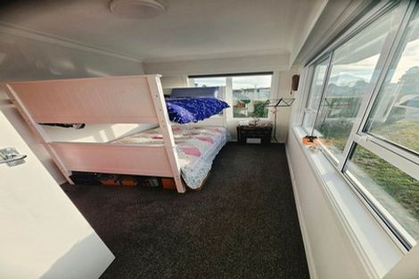 Photo of property in 13 Surrey Street, Stratford, 4332