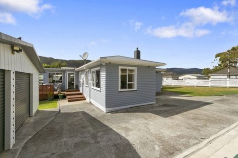 Photo of property in 3 Kent Street, Wainuiomata, Lower Hutt, 5014