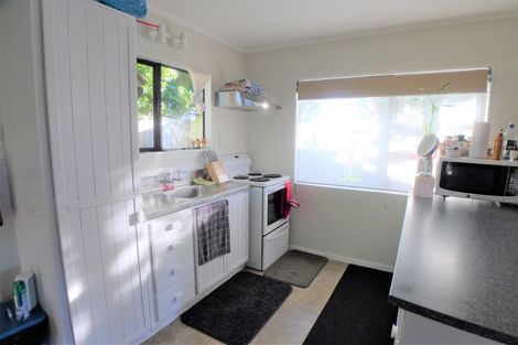 Photo of property in 23 Flaunty Place, West Harbour, Auckland, 0618