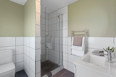 Photo of property in 1777 State Highway 16, Helensville, 0875