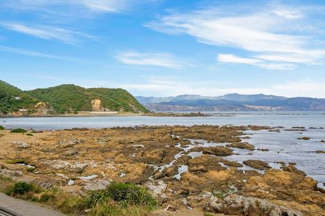 Photo of property in 148 The Esplanade, Houghton Bay, Wellington, 6023