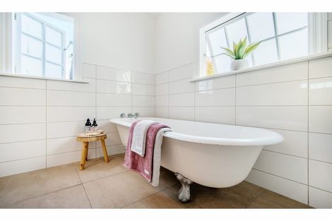 Photo of property in 14 Martin Avenue, Beckenham, Christchurch, 8023