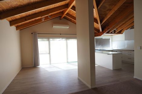 Photo of property in 9 Graven Court, Henderson, Auckland, 0612