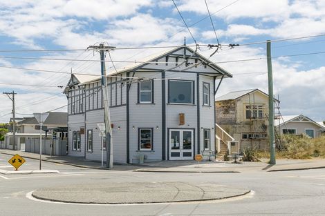 Photo of property in 102u1 Lyall Parade, Lyall Bay, Wellington, 6022