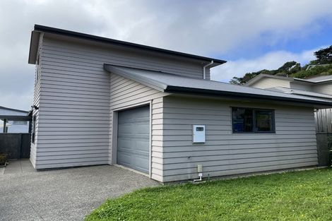 Photo of property in 4 Cresswell Place, Johnsonville, Wellington, 6037