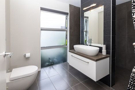 Photo of property in 21 Montgomery Crescent, Cockle Bay, Auckland, 2014