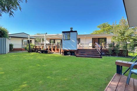 Photo of property in 11 Gibbs Place, Kinloch, Taupo, 3377