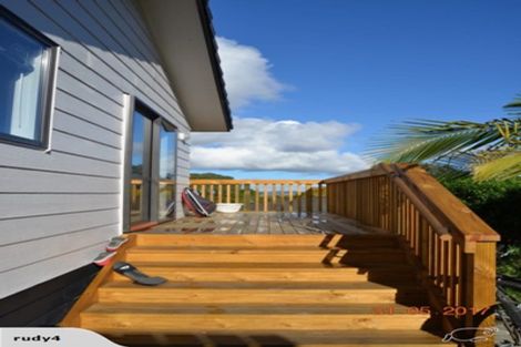 Photo of property in 9 Edgware Road, West Harbour, Auckland, 0618