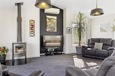 Photo of property in 3 Karaka Place, Kinloch, Taupo, 3377
