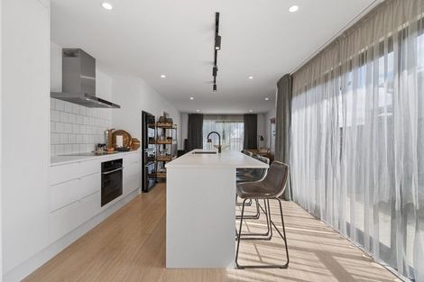 Photo of property in 25a Hereford Street, West End, Palmerston North, 4410